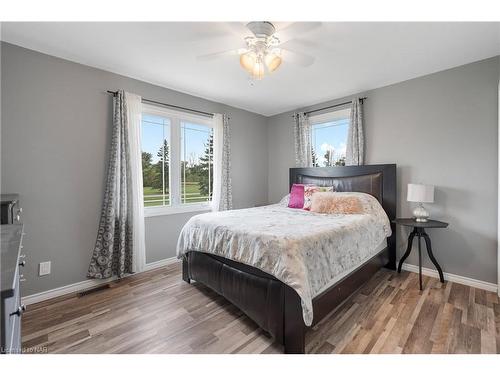 421 Ramsey Road, Dunnville, ON - Indoor Photo Showing Bedroom