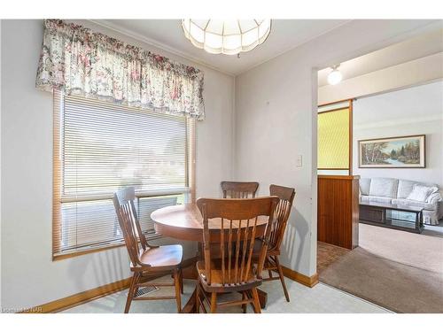 6702 Margaret Street, Niagara Falls, ON - Indoor Photo Showing Dining Room