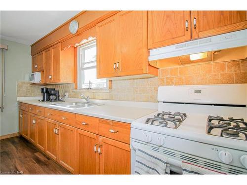 64 White Avenue, Welland, ON - Indoor Photo Showing Kitchen With Double Sink