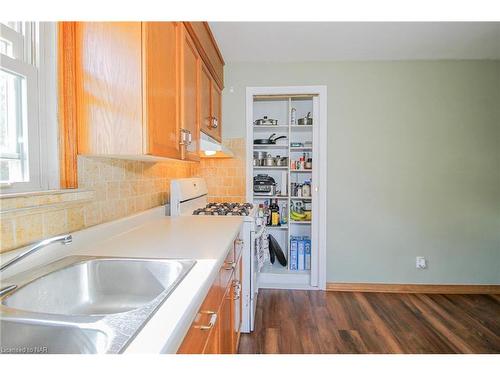 64 White Avenue, Welland, ON - Indoor Photo Showing Kitchen With Double Sink