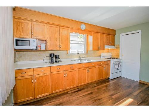 64 White Avenue, Welland, ON - Indoor Photo Showing Kitchen With Double Sink