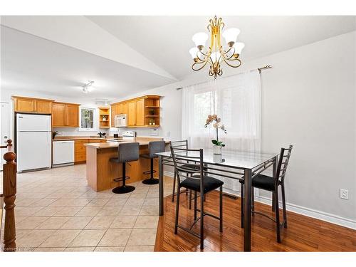 72 Chapel Street N, Thorold, ON - Indoor Photo Showing Dining Room