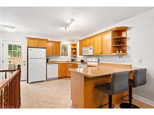 72 Chapel Street N, Thorold, ON - Indoor Photo Showing Kitchen With Double Sink