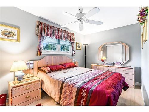 21 Kimbermount Drive, St. Catharines, ON - Indoor Photo Showing Bedroom