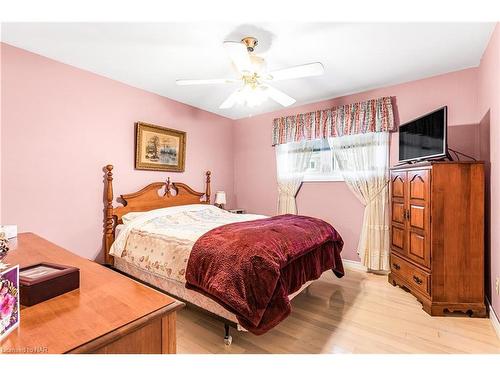 21 Kimbermount Drive, St. Catharines, ON - Indoor Photo Showing Bedroom