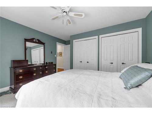 63 Mountain Street, St. Catharines, ON - Indoor Photo Showing Bedroom