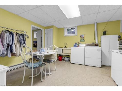 63 Mountain Street, St. Catharines, ON - Indoor Photo Showing Laundry Room