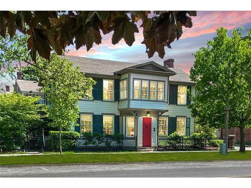 1-175 Queen Street, Niagara-On-The-Lake, ON - Outdoor With Facade