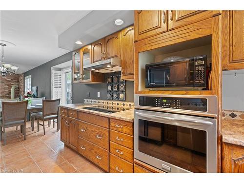 105 Dorothy Street, St. Catharines, ON - Indoor Photo Showing Kitchen