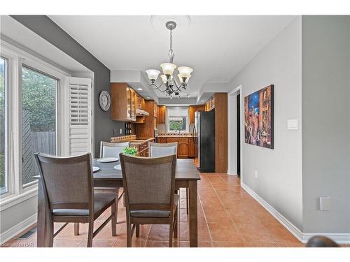 105 Dorothy Street, St. Catharines, ON - Indoor Photo Showing Dining Room