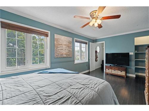 105 Dorothy Street, St. Catharines, ON - Indoor Photo Showing Bedroom