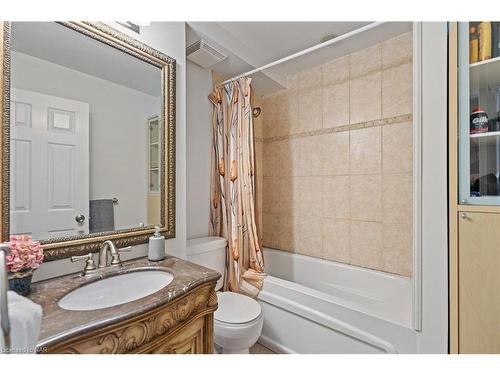 105 Dorothy Street, St. Catharines, ON - Indoor Photo Showing Bathroom