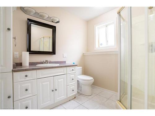 49 Biggar Road, Thorold, ON - Indoor Photo Showing Bathroom