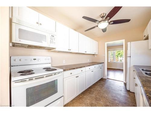 28 Shakespeare Avenue, St. Catharines, ON - Indoor Photo Showing Kitchen