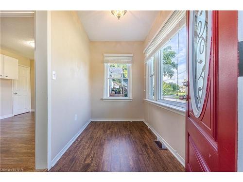 28 Shakespeare Avenue, St. Catharines, ON - Indoor Photo Showing Other Room