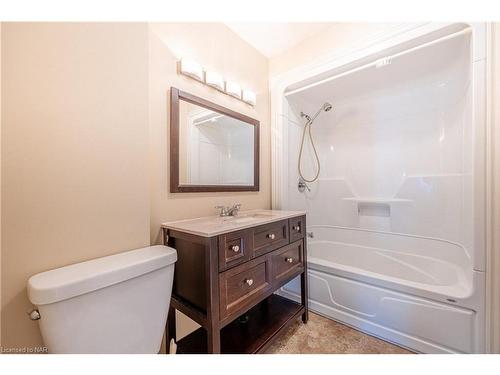 28 Shakespeare Avenue, St. Catharines, ON - Indoor Photo Showing Bathroom