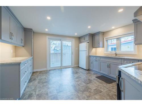 7 Park Street, Nanticoke, ON - Indoor Photo Showing Kitchen