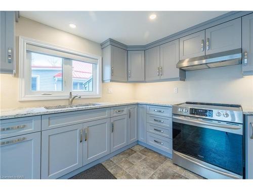 7 Park Street, Nanticoke, ON - Indoor Photo Showing Kitchen