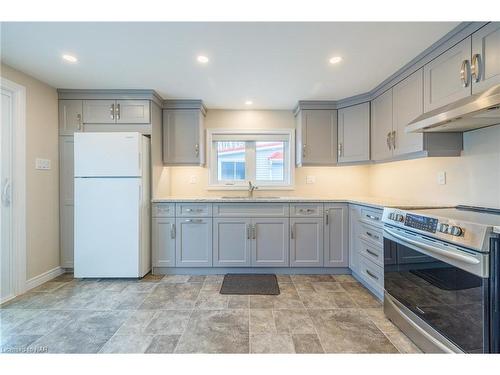 7 Park Street, Nanticoke, ON - Indoor Photo Showing Kitchen