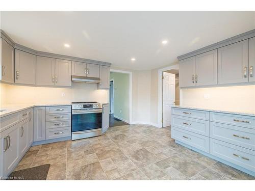 7 Park Street, Nanticoke, ON - Indoor Photo Showing Kitchen