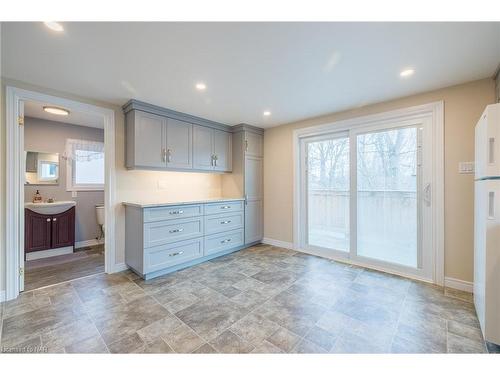 7 Park Street, Nanticoke, ON - Indoor Photo Showing Kitchen