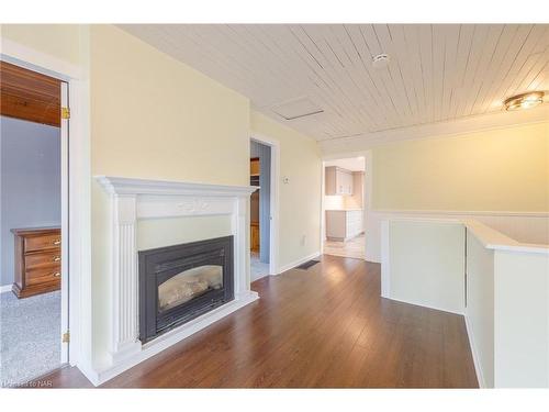 7 Park Street, Nanticoke, ON - Indoor Photo Showing Living Room With Fireplace