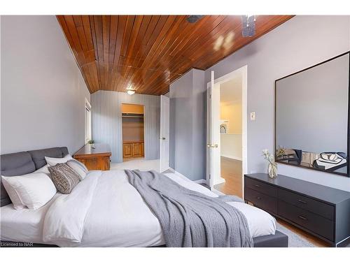 7 Park Street, Nanticoke, ON - Indoor Photo Showing Bedroom