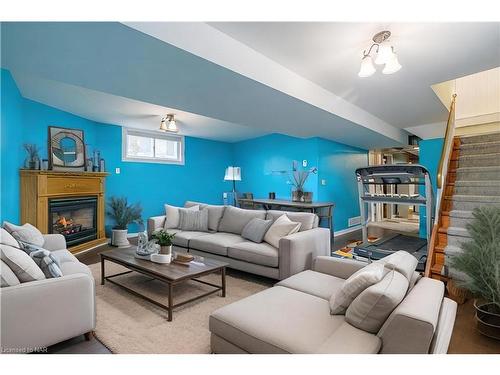 7 Park Street, Nanticoke, ON - Indoor Photo Showing Living Room With Fireplace