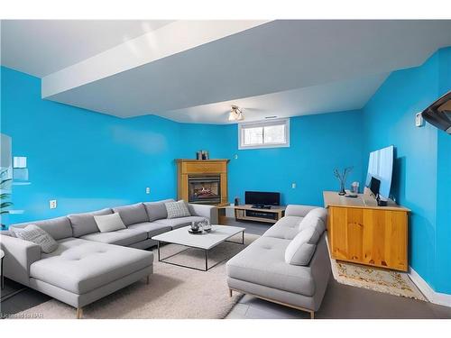 7 Park Street, Nanticoke, ON - Indoor Photo Showing Living Room With Fireplace