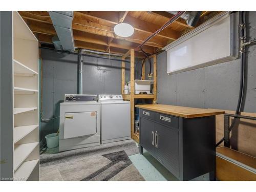 7 Park Street, Nanticoke, ON - Indoor Photo Showing Laundry Room