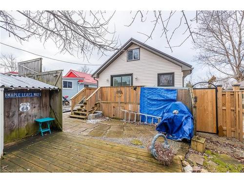 7 Park Street, Nanticoke, ON - Outdoor With Deck Patio Veranda