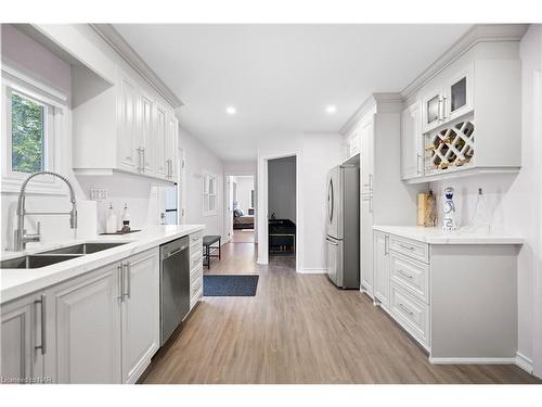 298 Burleigh Road North Road, Ridgeway, ON - Indoor Photo Showing Kitchen With Double Sink With Upgraded Kitchen