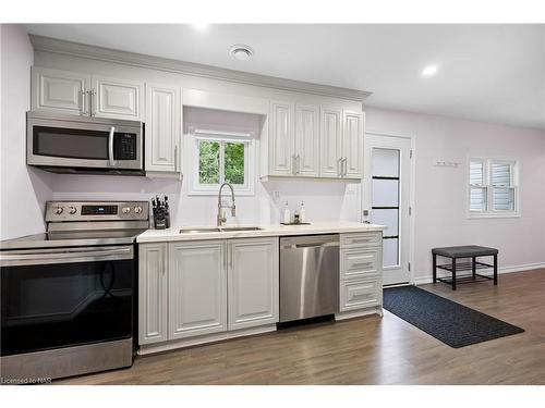 298 Burleigh Road North Road, Ridgeway, ON - Indoor Photo Showing Kitchen