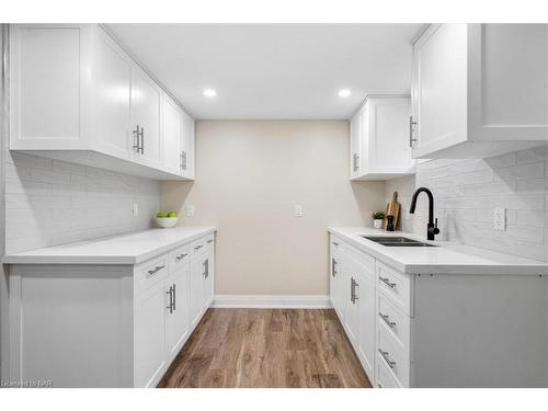 190 Lakeshore Road, St. Catharines, ON - Indoor Photo Showing Kitchen With Double Sink