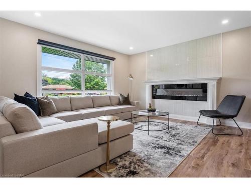 190 Lakeshore Road, St. Catharines, ON - Indoor Photo Showing Living Room With Fireplace