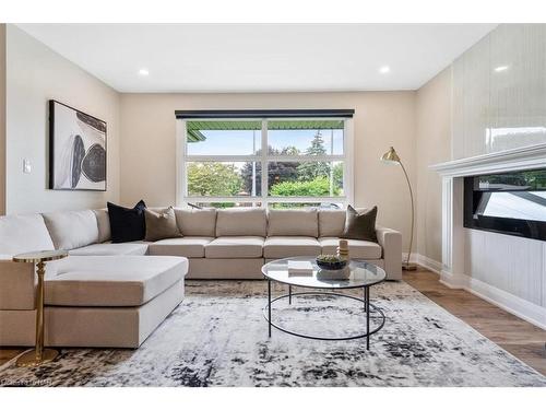 190 Lakeshore Road, St. Catharines, ON - Indoor Photo Showing Living Room With Fireplace