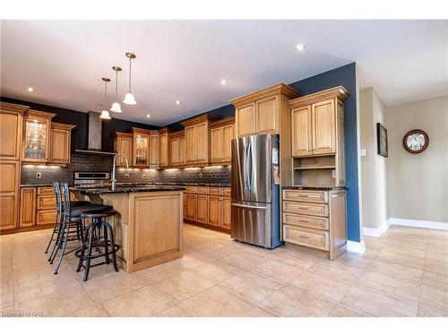 75 Kunda Park Boulevard, Fonthill, ON - Indoor Photo Showing Kitchen