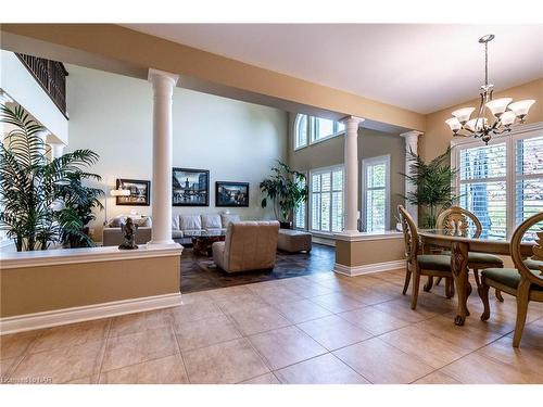 75 Kunda Park Boulevard, Fonthill, ON - Indoor Photo Showing Dining Room