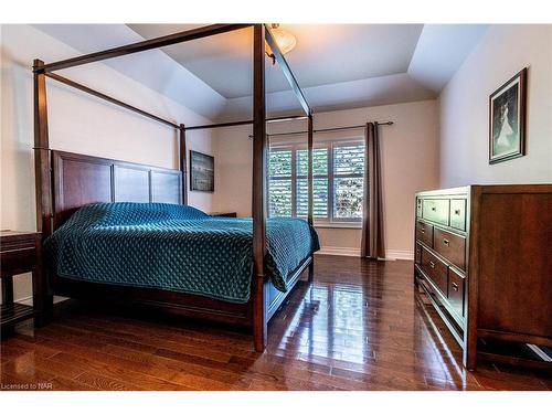 75 Kunda Park Boulevard, Fonthill, ON - Indoor Photo Showing Bedroom