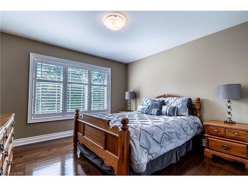 75 Kunda Park Boulevard, Fonthill, ON - Indoor Photo Showing Bedroom