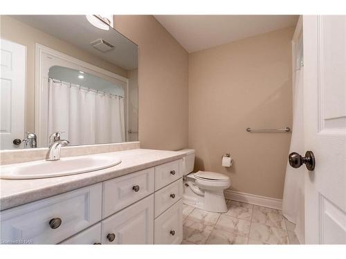 75 Kunda Park Boulevard, Fonthill, ON - Indoor Photo Showing Bathroom