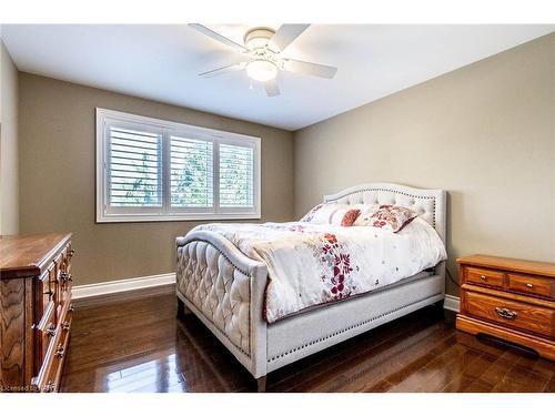 75 Kunda Park Boulevard, Fonthill, ON - Indoor Photo Showing Bedroom