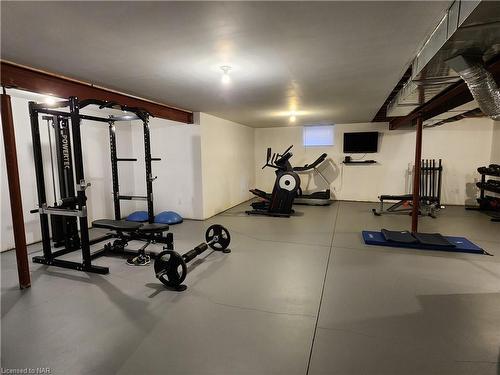 75 Kunda Park Boulevard, Fonthill, ON - Indoor Photo Showing Gym Room