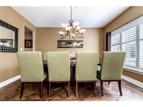 75 Kunda Park Boulevard, Fonthill, ON - Indoor Photo Showing Dining Room