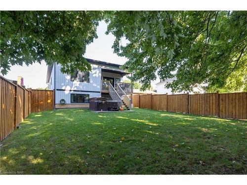 3217 Dorchester Road, Niagara Falls, ON - Outdoor With Deck Patio Veranda With Backyard