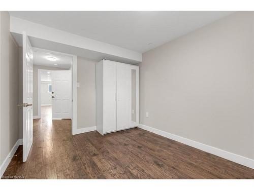 7204 Casey Street, Niagara Falls, ON - Indoor Photo Showing Other Room