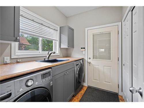 2663 Thompson Road, Niagara Falls, ON - Indoor Photo Showing Laundry Room