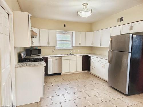 5958 Summer Street, Niagara Falls, ON - Indoor Photo Showing Kitchen