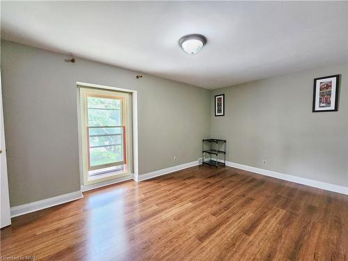 5958 Summer Street, Niagara Falls, ON - Indoor Photo Showing Other Room