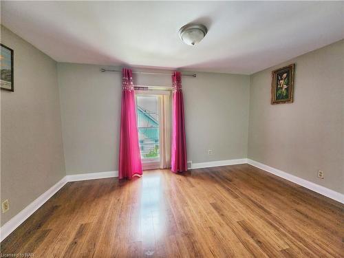 5958 Summer Street, Niagara Falls, ON - Indoor Photo Showing Other Room